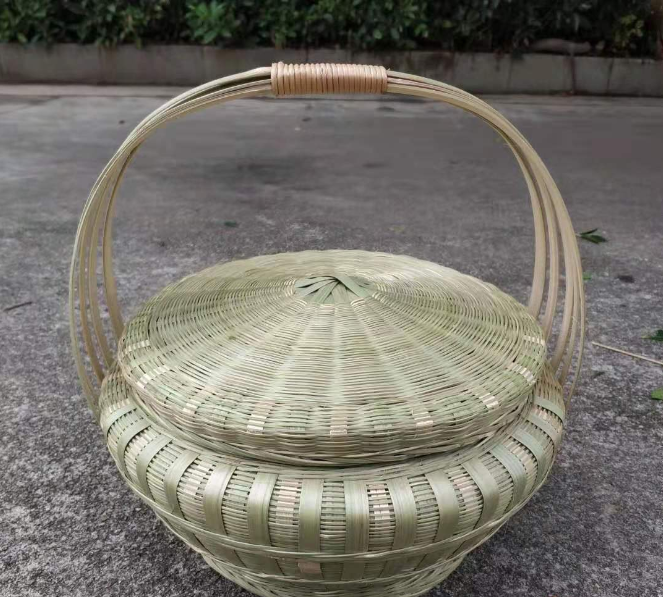 Lidded Bamboo Woven Storage Basket — Reed NH-927