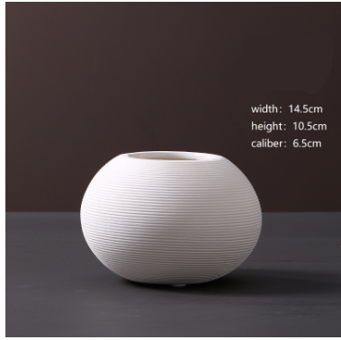 Pearl · NH BB-49 — Sculptural Bud Vase