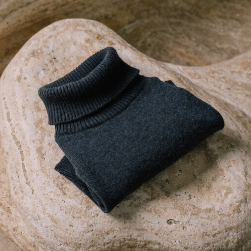 Merino Dog Turtleneck Charcoal